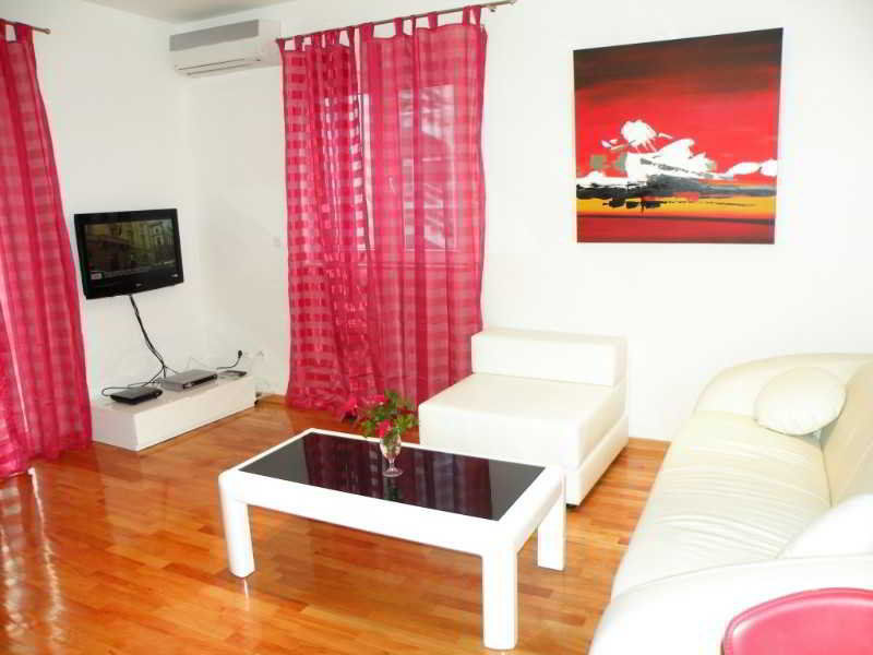 Rosa Apartment *