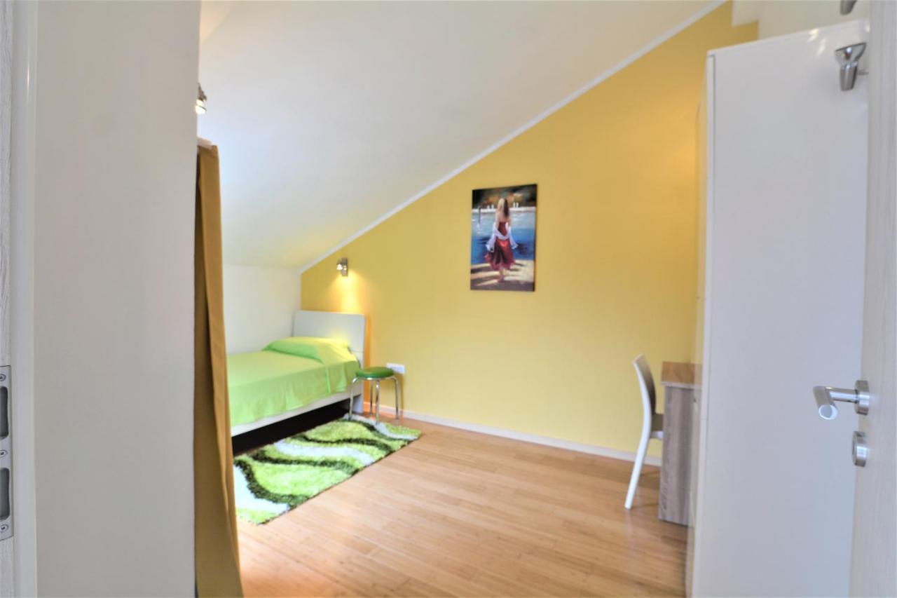 Rosa Apartment